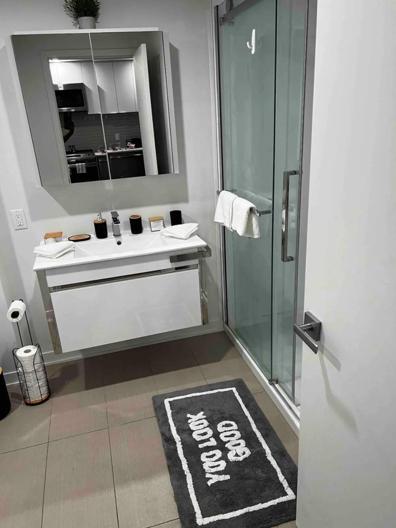 Condo In The Heart Of Downtown Montréal Extérieur photo