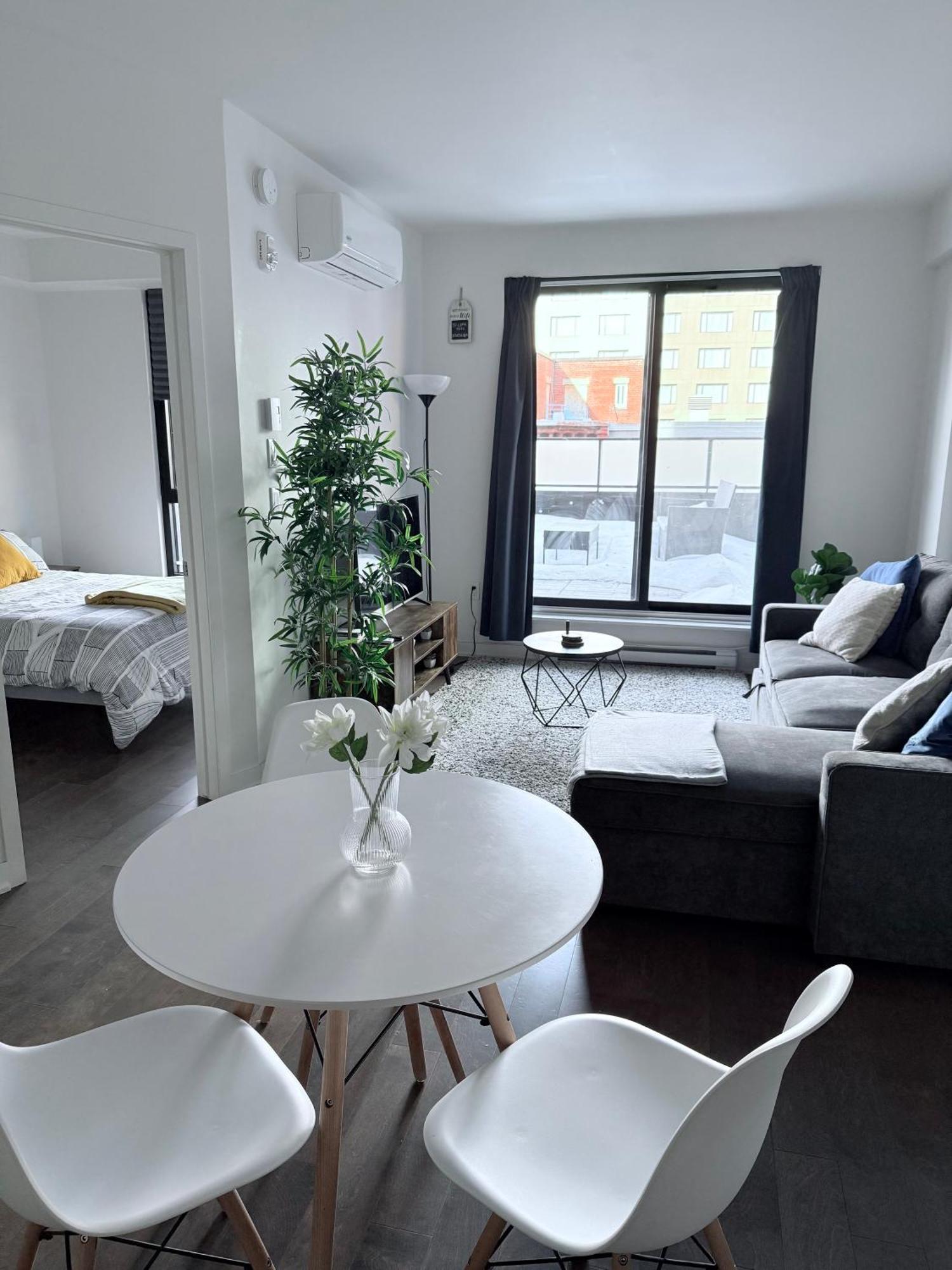 Condo In The Heart Of Downtown Montréal Extérieur photo